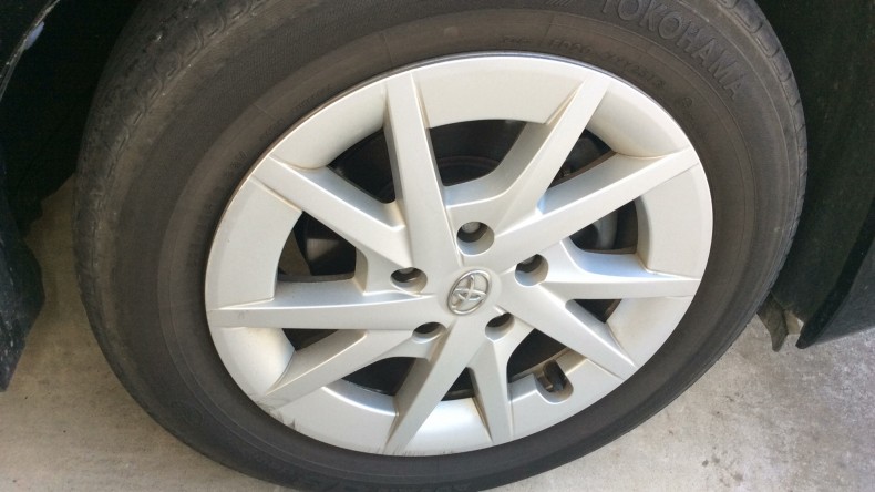 タイヤホイール前