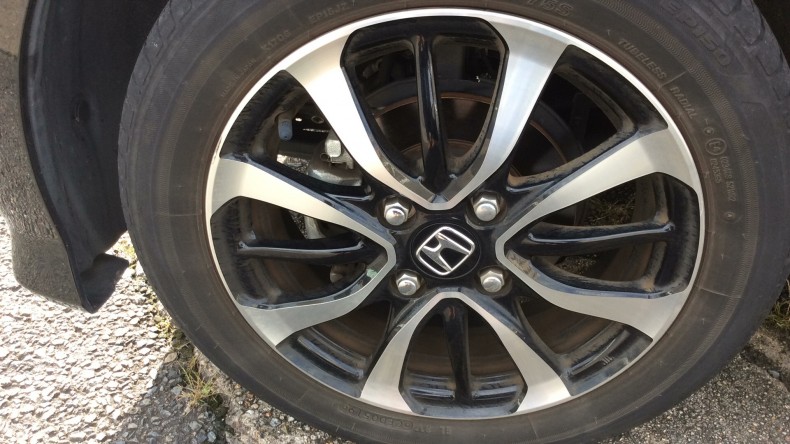 タイヤホイール前