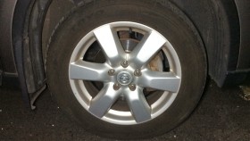 タイヤホイール前