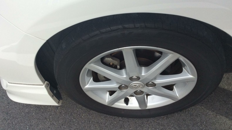 タイヤホイール前