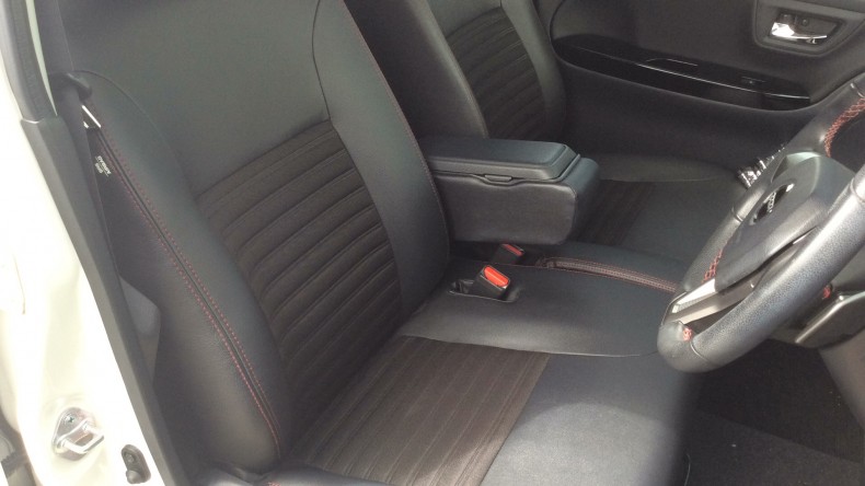 内装前方シート