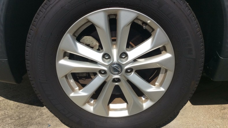 タイヤホイール前