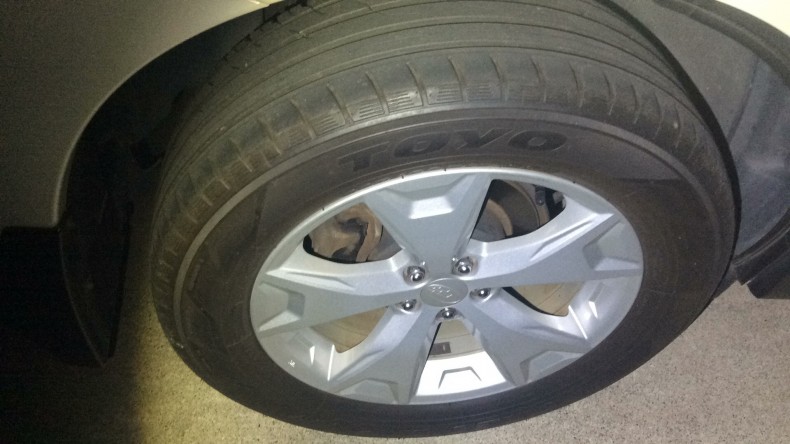 タイヤホイール前