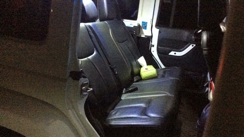 内装後方シート