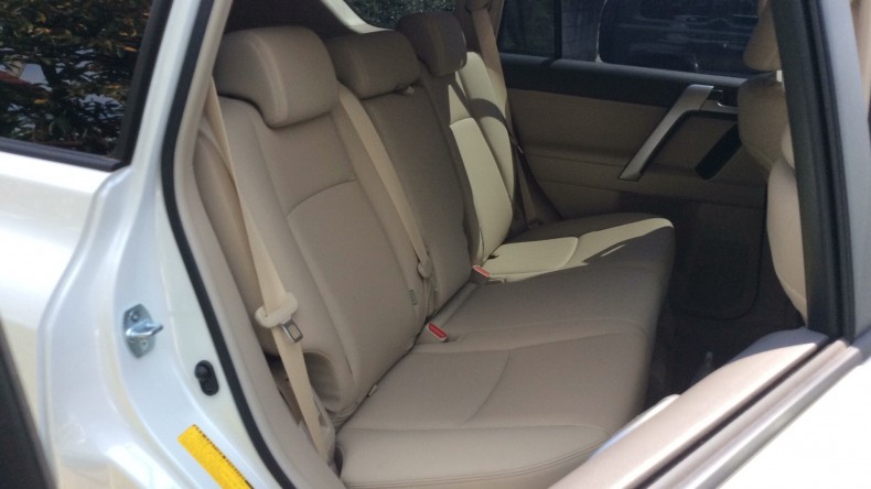 内装後方シート