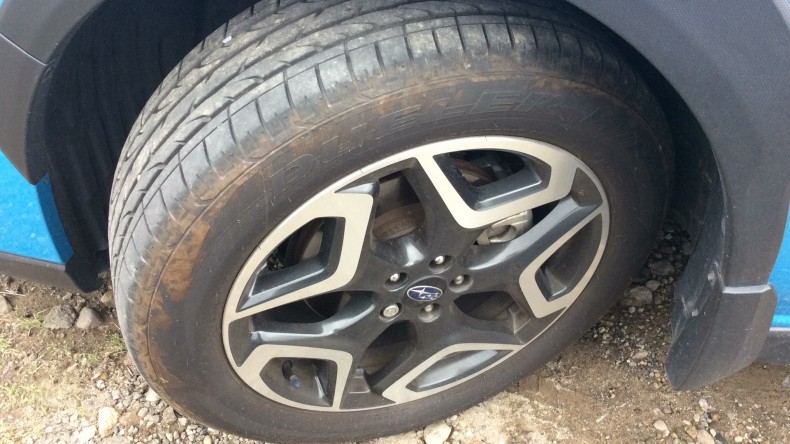 タイヤホイール前