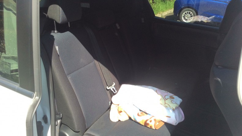 内装後方シート