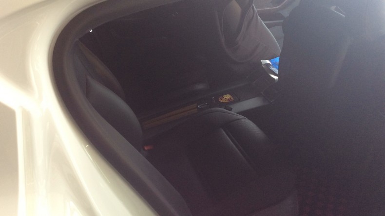 内装後方シート