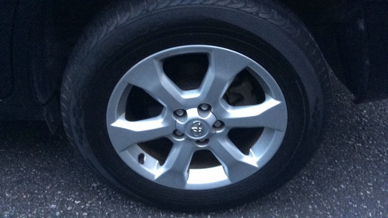 タイヤホイール前