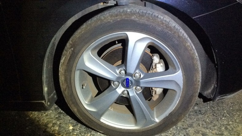 タイヤホイール前