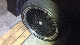 タイヤホイール前