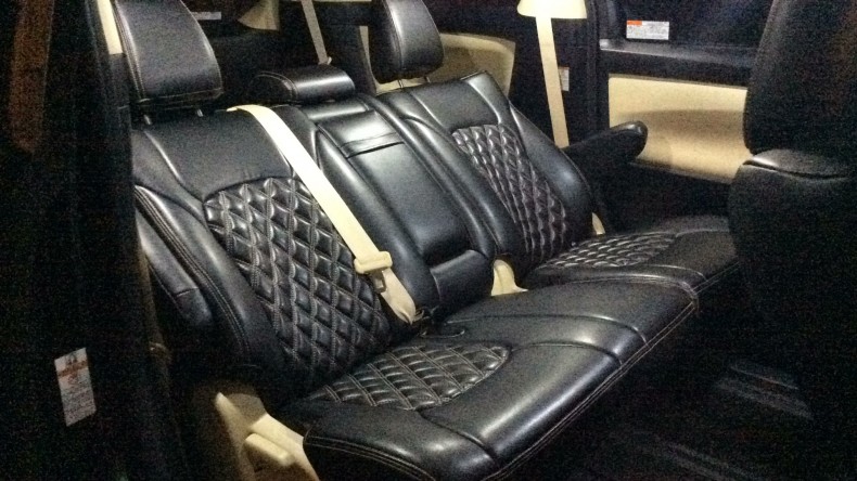 内装後方シート