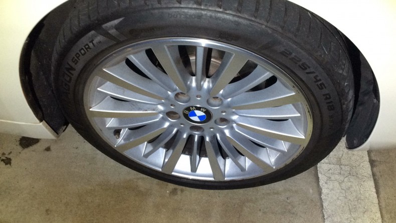 タイヤホイール前