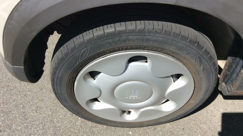 タイヤホイール前