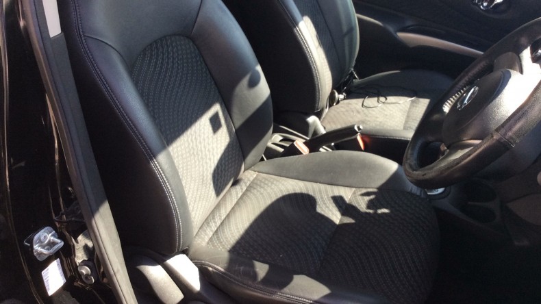 内装前方シート