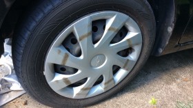 タイヤホイール前