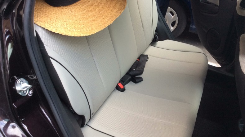 内装後方シート