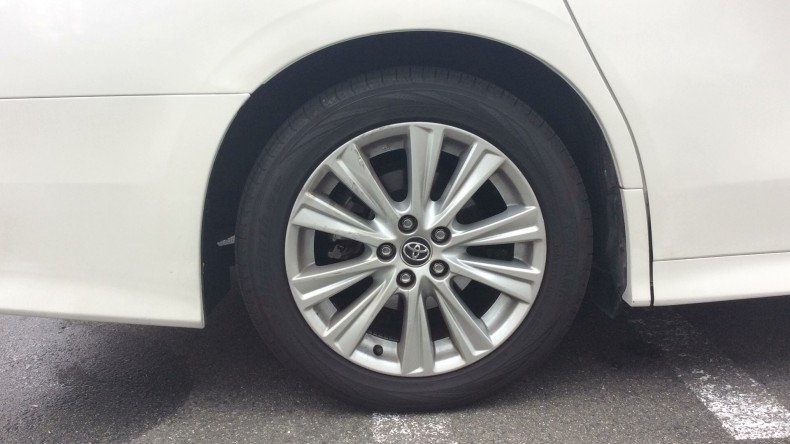 タイヤホイール前