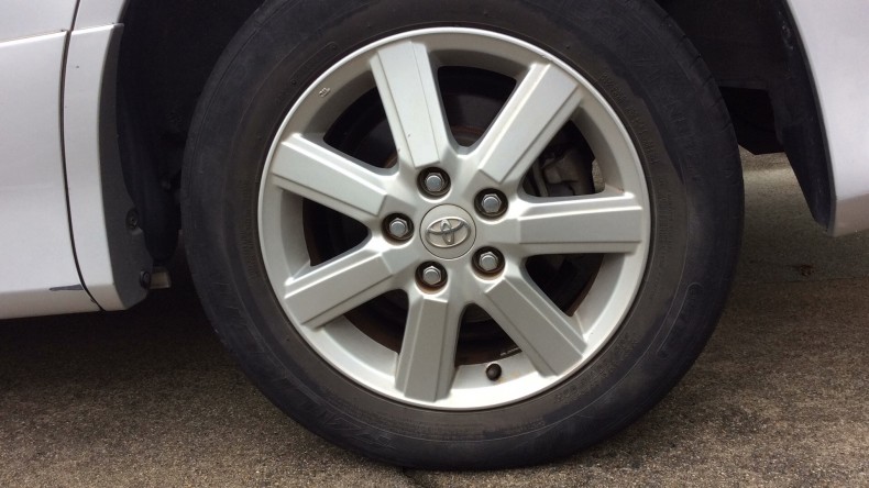 タイヤホイール前