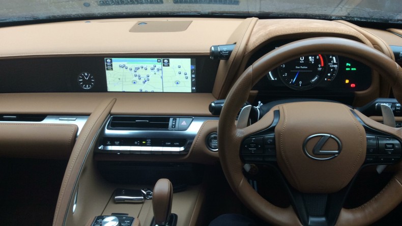 内装インパネ全体