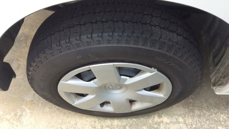 タイヤホイール前