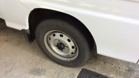 タイヤホイール前