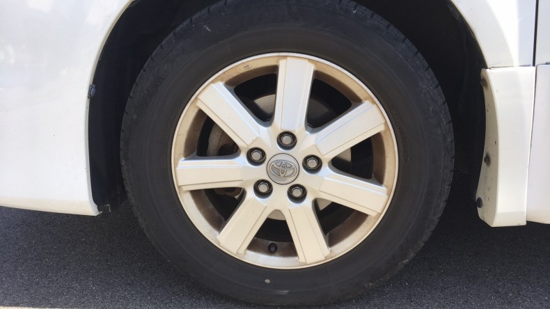 タイヤホイール前