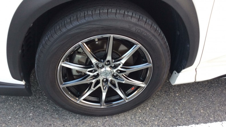 タイヤホイール前