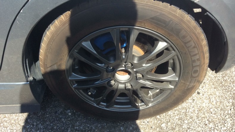 タイヤホイール前