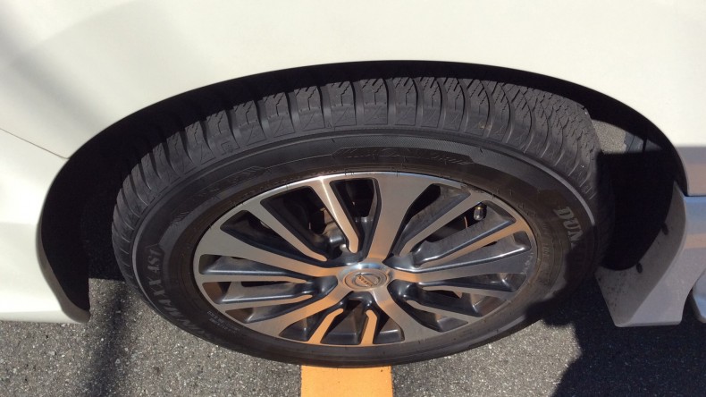 タイヤホイール前