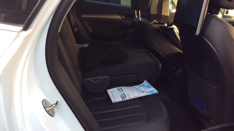 内装後方シート