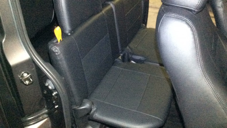 内装後方シート