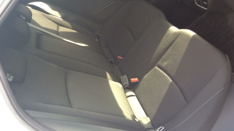 内装後方シート