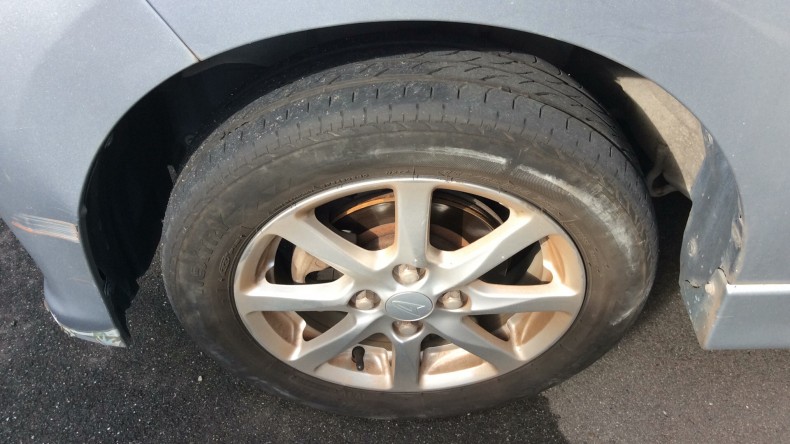 タイヤホイール前