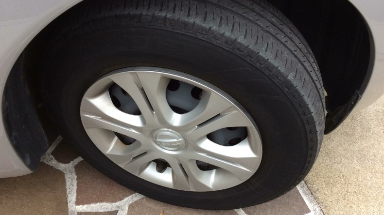 タイヤホイール前