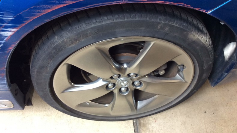 タイヤホイール前