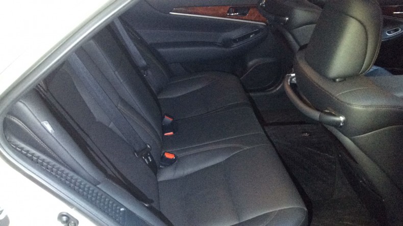 内装後方シート