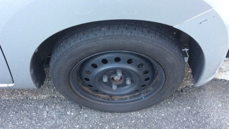 タイヤホイール前