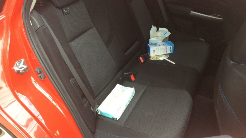 内装後方シート