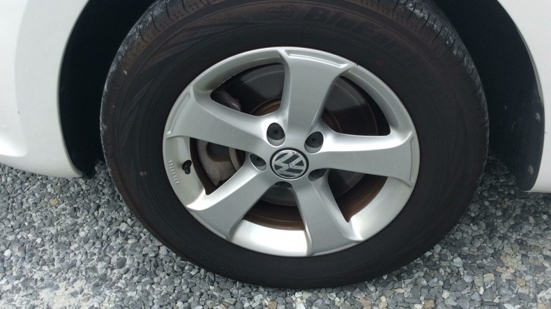 タイヤホイール前