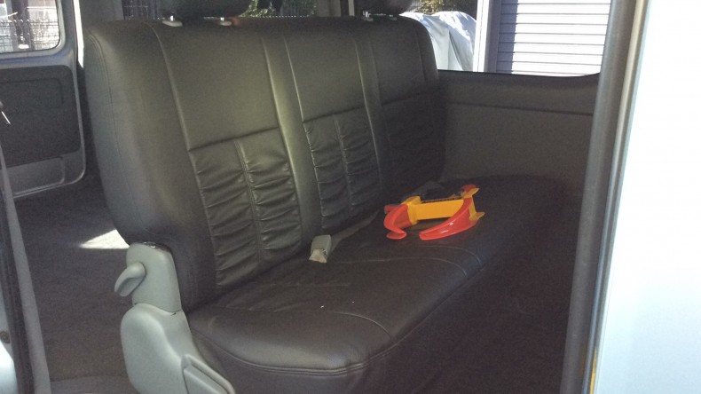 内装後方シート