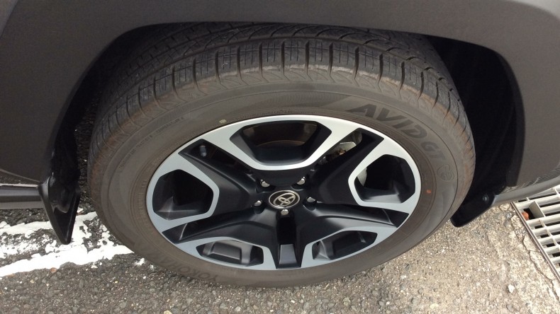 タイヤホイール前