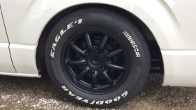 タイヤホイール前