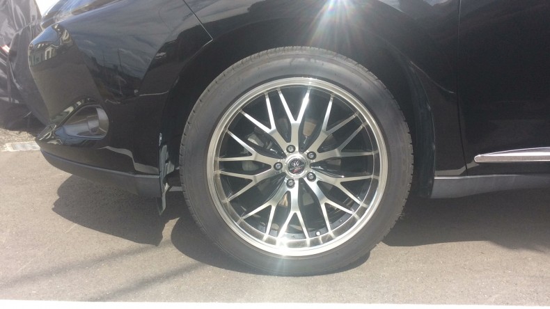 タイヤホイール前