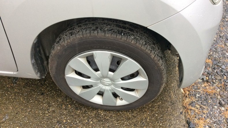 タイヤホイール前