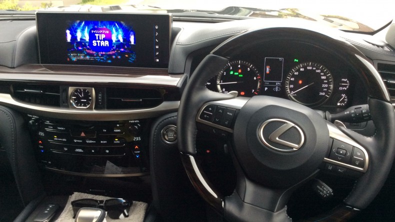 内装インパネ全体