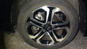 タイヤホイール前