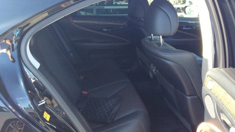 内装後方シート