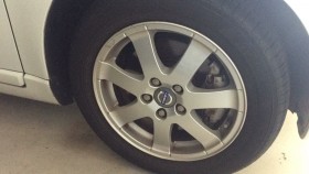 タイヤホイール前