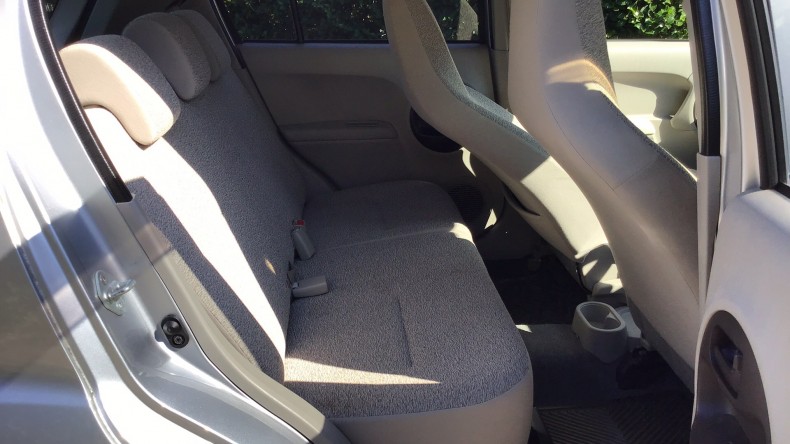 内装後方シート